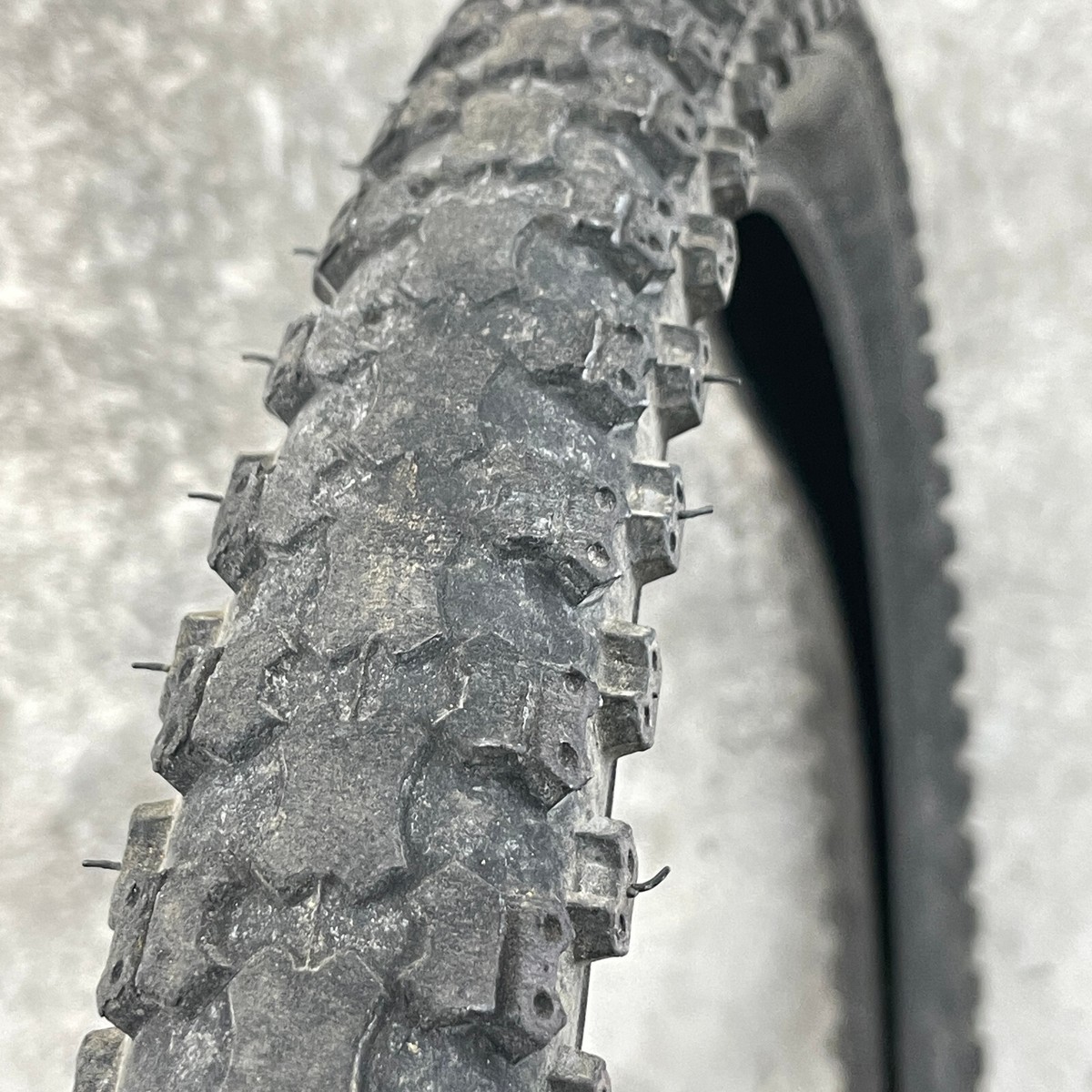 TIOGA comp st 20×1.75 bmx タイヤ　当時物 s-l400.jpg