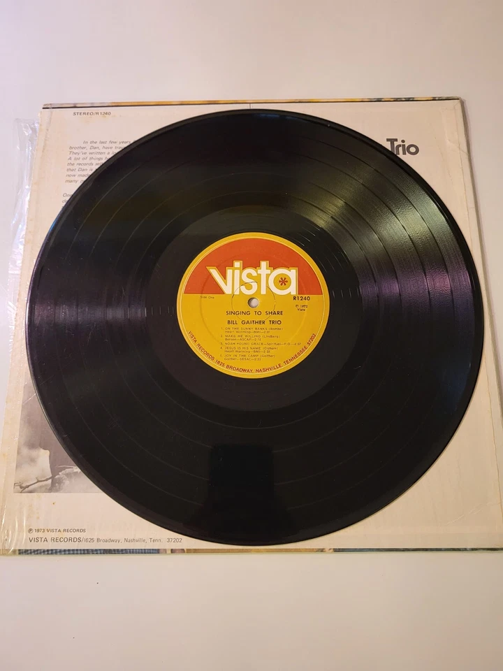 The Bill Gaither Trio Singing to Share -LP-R1240 - Image 3 of 4