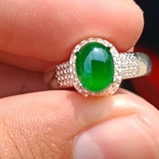 8.4x6.1x2.3 mm Type A Imperial Green Jade Jadeite Oval gemstone for making ring