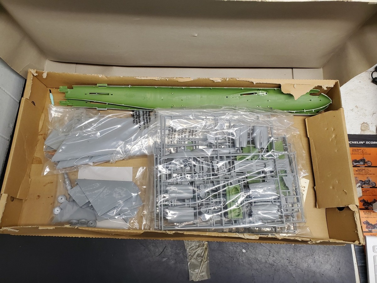 2004 Revell-Monogram B-52 Stratofortress 1:72 Scale Bomber Model