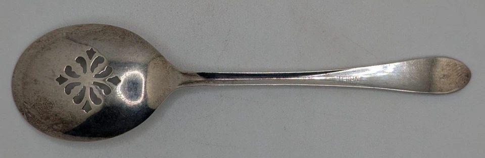 Cuchara Bon Bon vintage moderna de mediados de siglo de plata de ley de 4 5/8" Foto 2 de 3