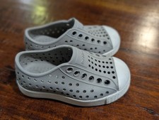 Native Jefferson Kids Slip-On Water Shoes Lt. Gray - White Toes C4 US Sz. 4