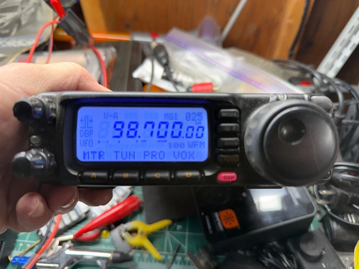 ヤエス　FT-100ｓ ヤエス FT-100s ヤエス FT-100 HF/50.144.430MHz ジャンク YAESU