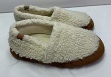 Acorn A10080ACCWS Moc Slippers Women's Sz 5-6 Buff Popcorn Cloud Cushion