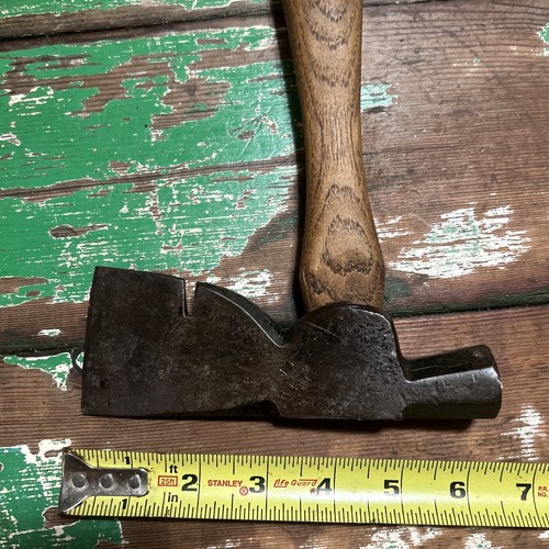 Vintage PLUMB Carpenters Hatchet Hammer Nail Puller Tool - Picture 8 of 10