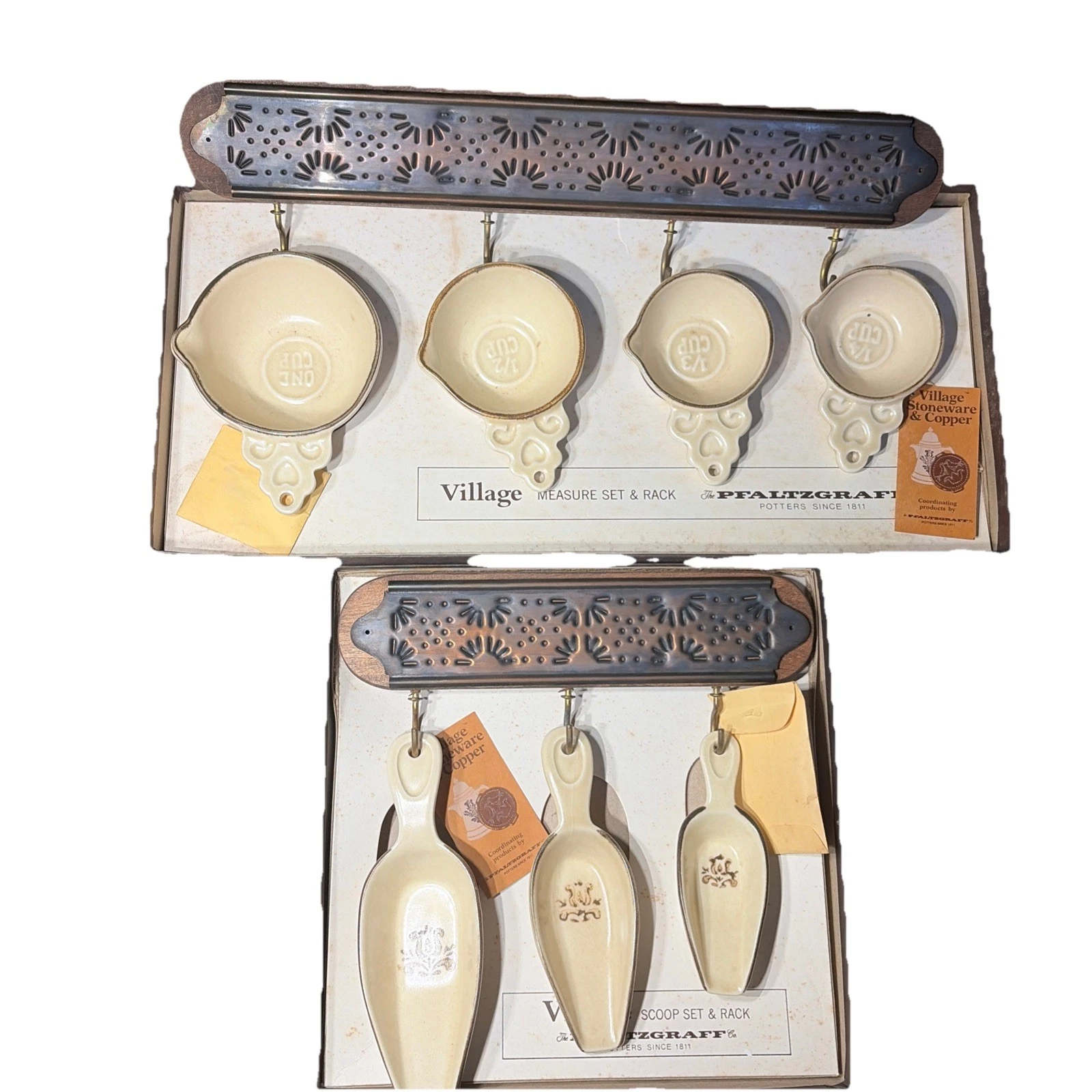 Vintage MCM Pflatzgraff Pottery VILLAGE Measuring Scoop & Measure Set 1811