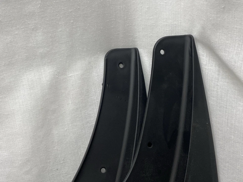 Guardabarros Husky Liners 56896 para 14-17 GMC Sierra 1500 &amp; 15-16 2500 HD Foto 3 de 4