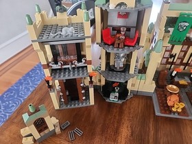 LEGO Harry Potter: Hogwarts Castle 4842 + Knights BUS 4866 Minifigures