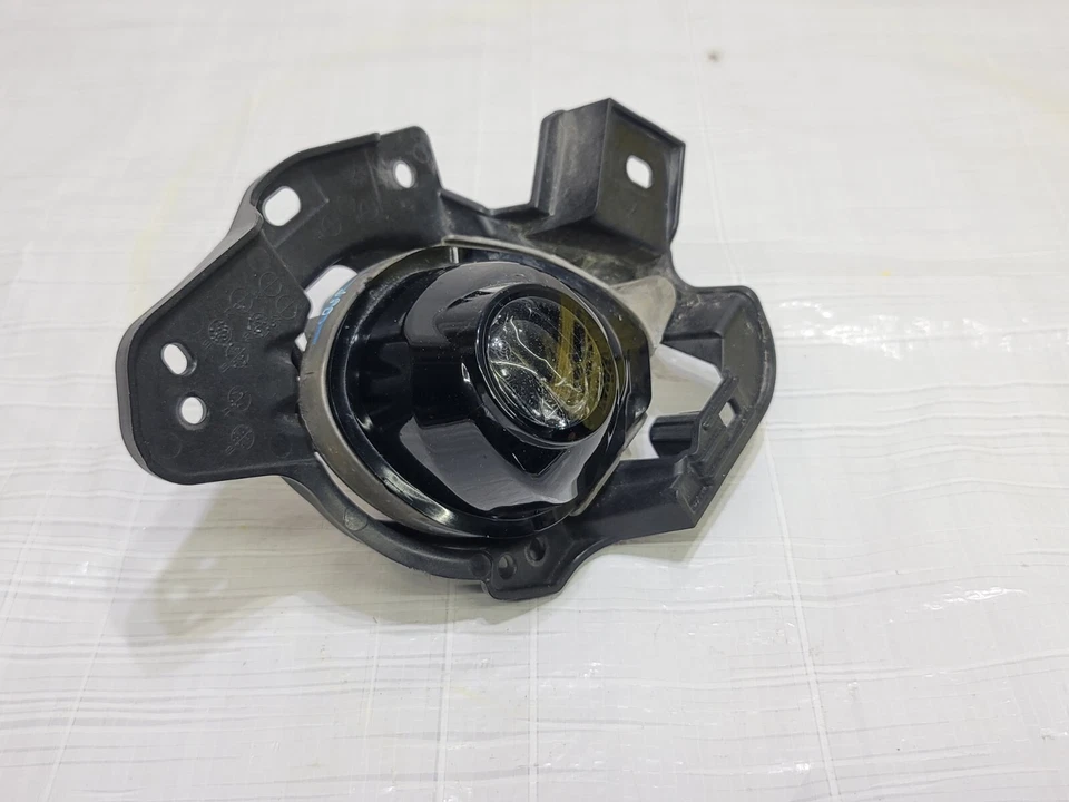 2018-2021 Mazda CX-3 CX3 Fog Light Lamp Front Left Driver OEM D24H-51694 - Image 3 of 4