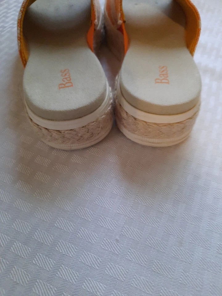 Sandalias Bass Holiday Girls 5 1/2 nuevas sin etiquetas naranja floral, suela tejida, isla, Hawaii Foto 4 de 4