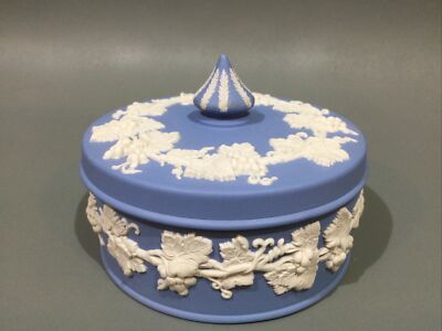 Wedgwood Jasper Ware hellblau Pulverschale/Schmuckkästchen