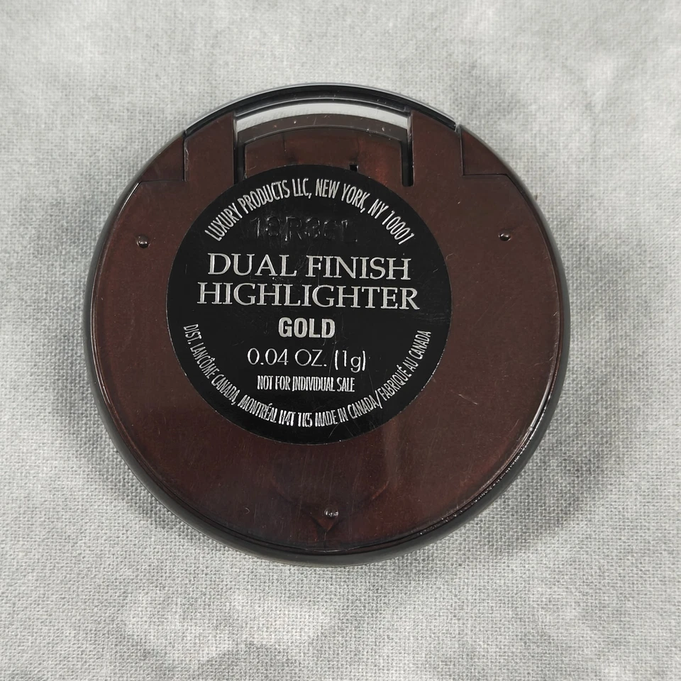 Elegante Maquillaje Compacto Dorado Iluminador Doble Acabado Lancôme Foto 4 de 4