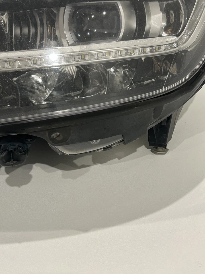 2012-2014 MERCEDES BENZ CLS 550 CLS63 HEADLIGHT FRONT LEFT A 218 820 25 59 OEM - Image 3 of 4