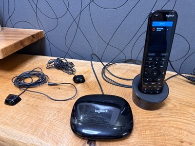 Logitech Harmony Elite Universalfernbedienung Set inkl. Hub, Ladeschale &Zubehör