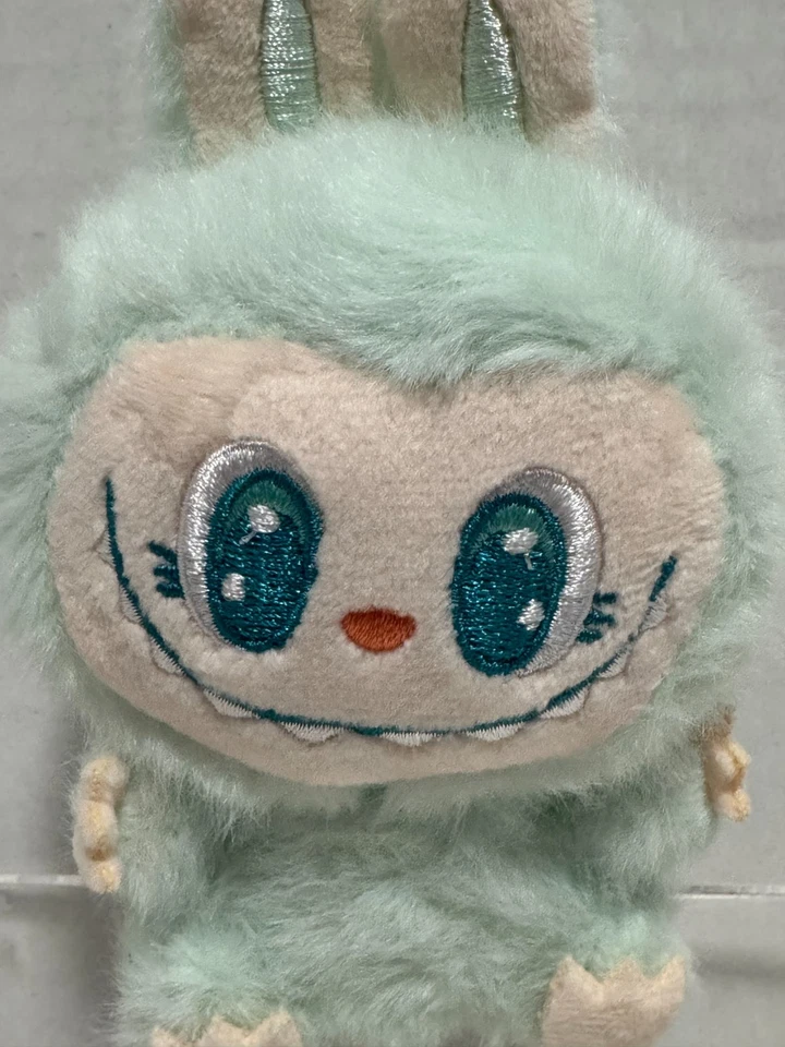 ¡Demasiado lindo! LABUBU Llavero Llavero Coleccionable Clip En Bolsa Dije Aqua Foto 2 de 4