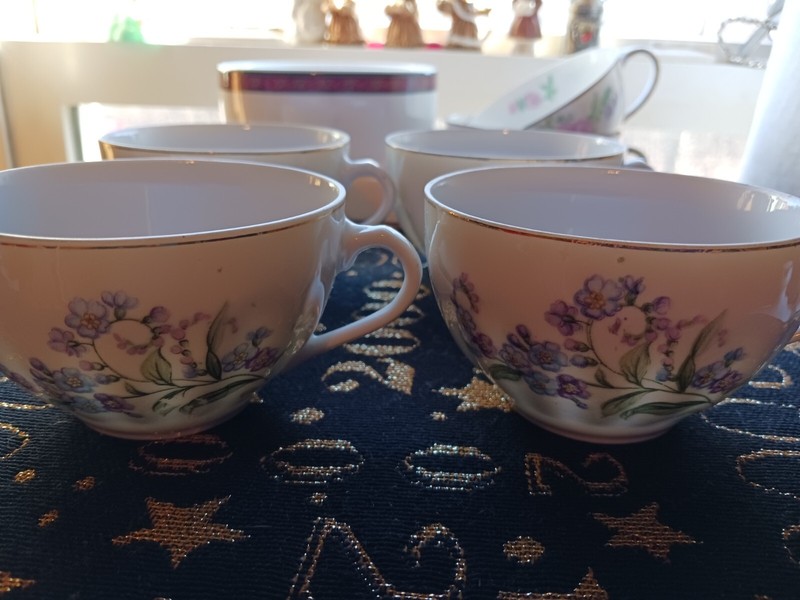 Vintage Nippon Yoko Boeki Co  Japan Porcelain  Teacups 4 Pc 