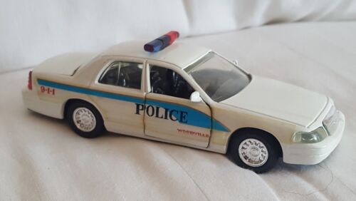 ÙS Police Road Champs Woodville Police  Diecast Vehicle 1:43 Scale 1998 - Picture 1 of 2