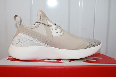 womens black nike shoes size 8.5