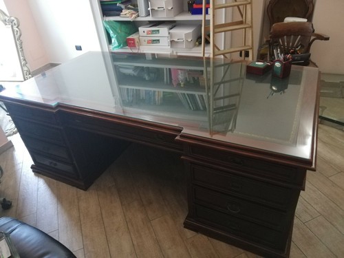 Scrivania con piano in pelle Verde, dimensioni 205*100*75, prezzo  trattabile ;) | eBay
