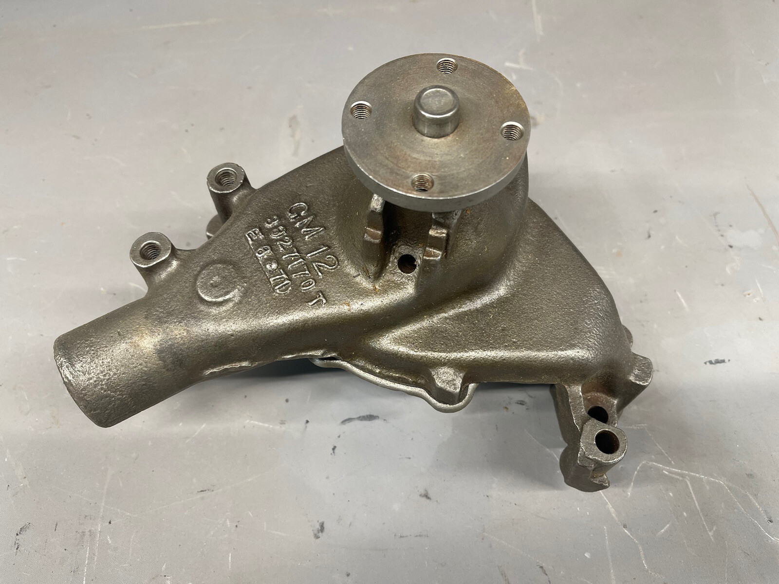 1969 Z28 Camaro 302 SS Nova Chevelle 3953692 GM Water Pump Dated  