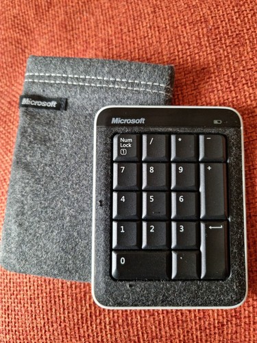 Microsoft Bluetooth Number Pad 10 Key 1391 Wireless Cordless, Carry Pouch.VGC. - Picture 11 of 12