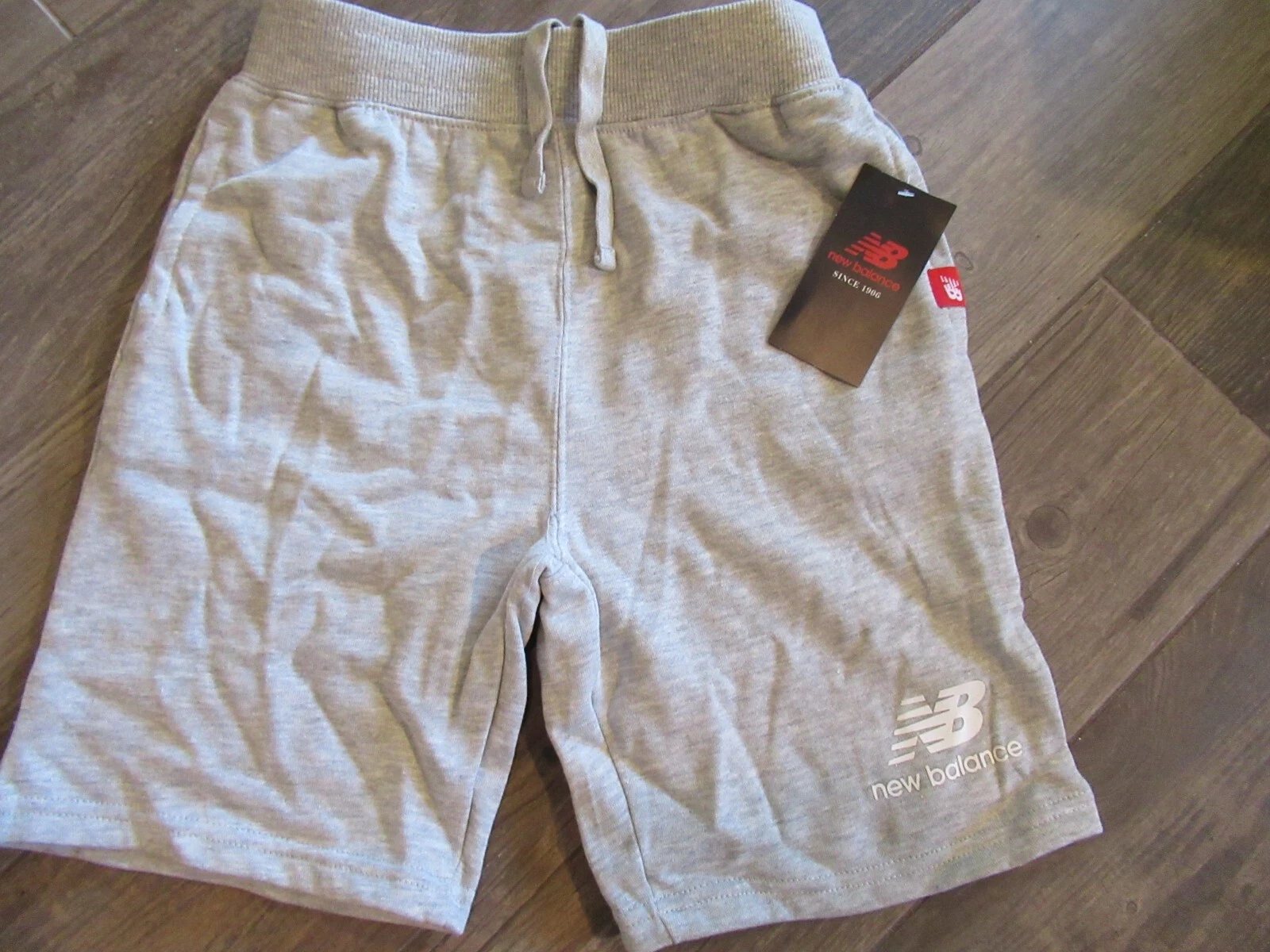 Pantaloncini New Balance grigi taglia Youth Large 14 16 nuovi con etichette spedizione gratuita