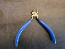 Klein Tools D209-4C Electronics Midget Diagonal-Cutting Pliers, 4-Inch