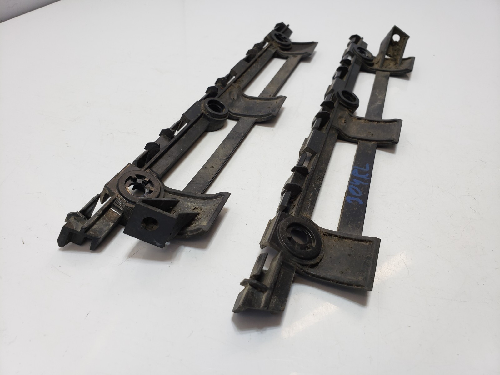 ✅ 2010-2014 OEM Rolls-Royce Ghost RR4 Rear Left Right Bumper Guide Bracket