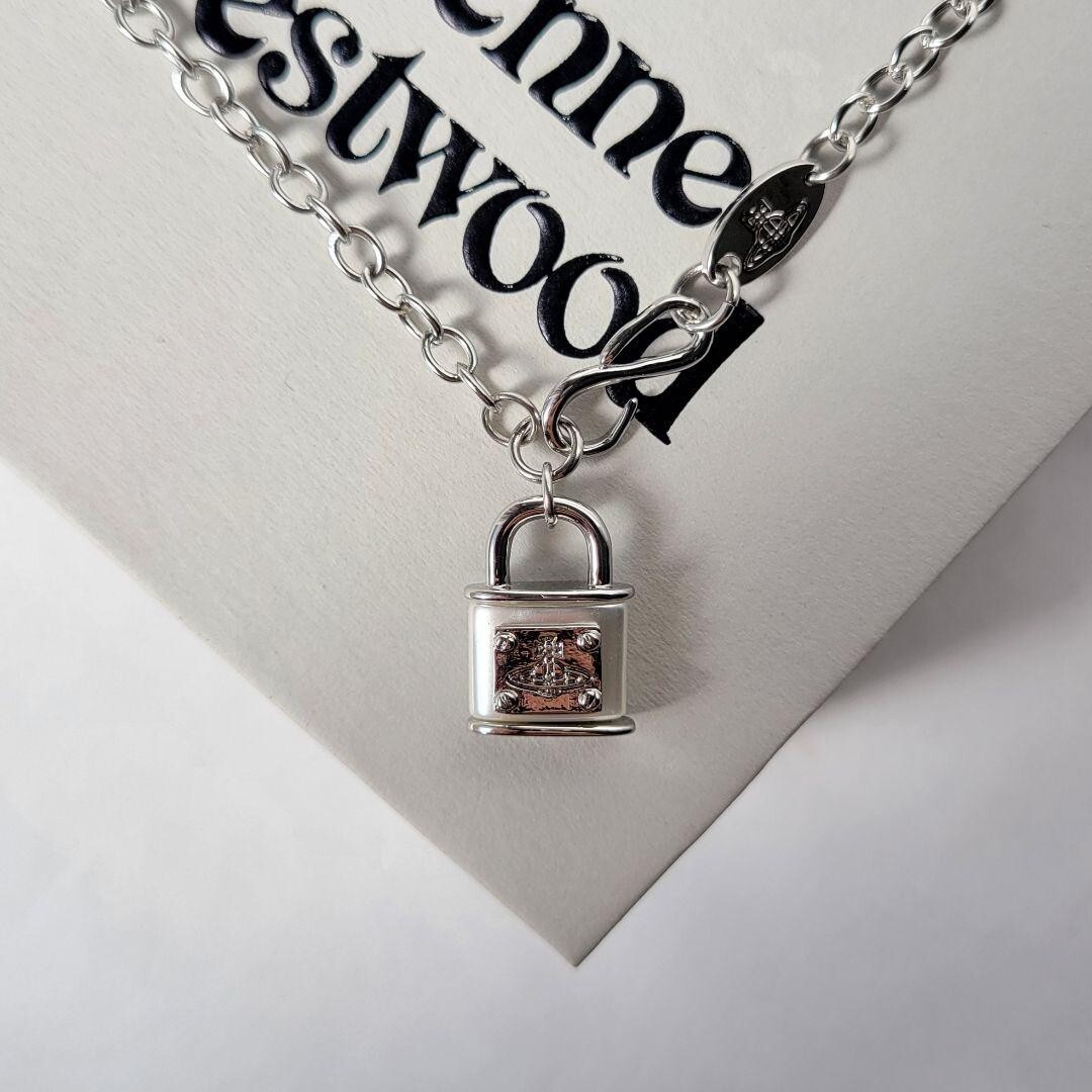 ピンズ・ピンバッジ・缶バッジ Padlock Necklace (SILVER) Vivienne Westwood Padlock Necklace Silver Mint | eBay