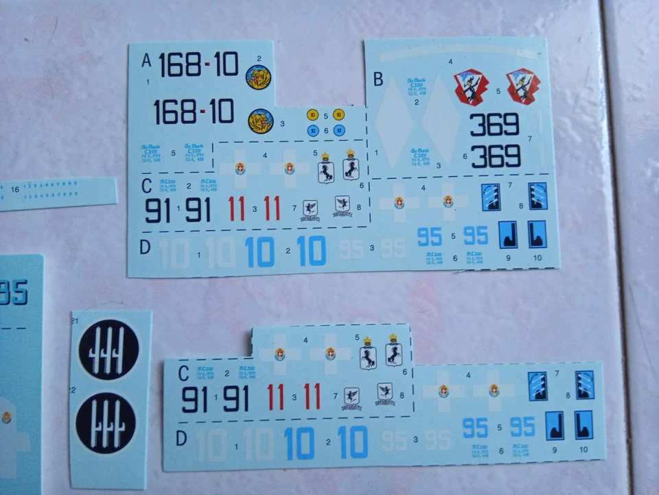 Decals avanzate da kit di montaggio Italeri Regia Aeronautica scale 1:72-1:48 - Immagine 3 di 4