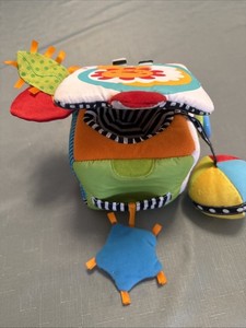 Infantino Big Top Discovery Cube Development Toy Plush Mirror Rattle Crinkle Tag