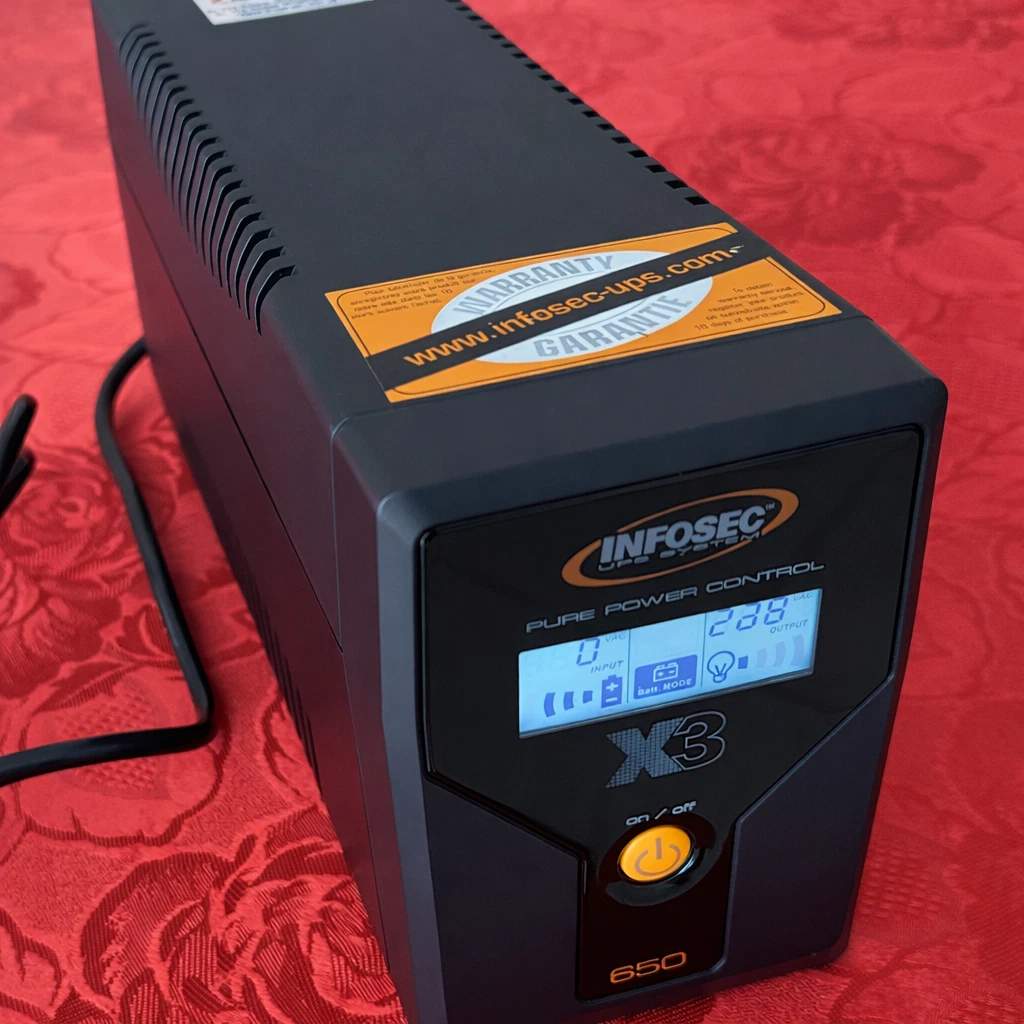 Onduleur APC Easy-UPS SRV 3 KVA -3000VA Monophasé - 2400 Watt - SRV3KRI