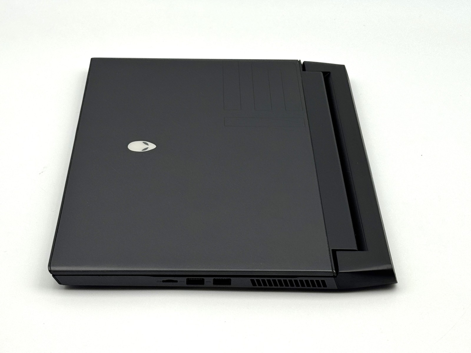 Alienware m15 R4 15.6" 300Hz FHD - i7-10870H - 16GB RAM - RTX 3070 ...