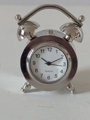 Vintage Mini Wecker Quarz Tischuhr Retro Metall Miniatur Uhr