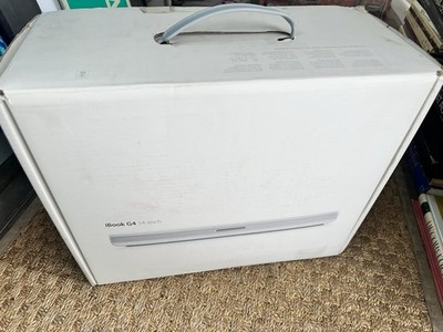 Original Retail BOX ONLY   2005 Apple iBook G4 12in.   Good+ Manuals