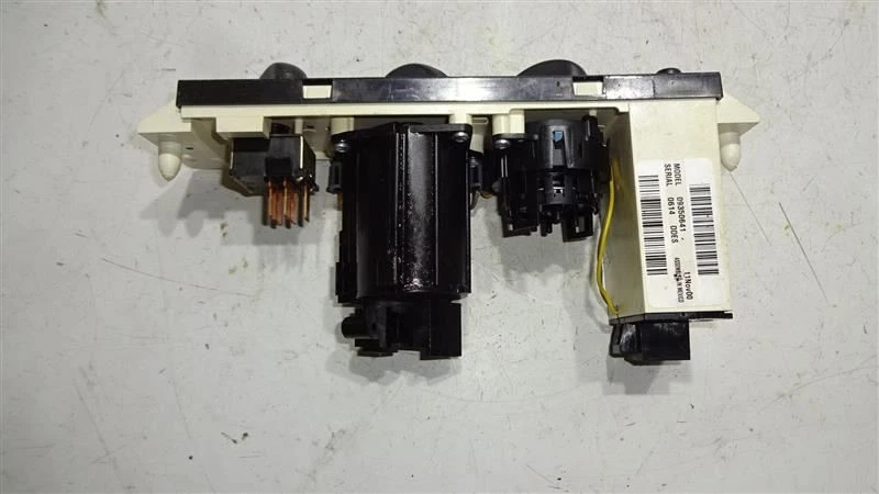 Temperature Control With AC With Rear Defrost Fits 00-02 CAVALIER 647205 Foto 3 de 4