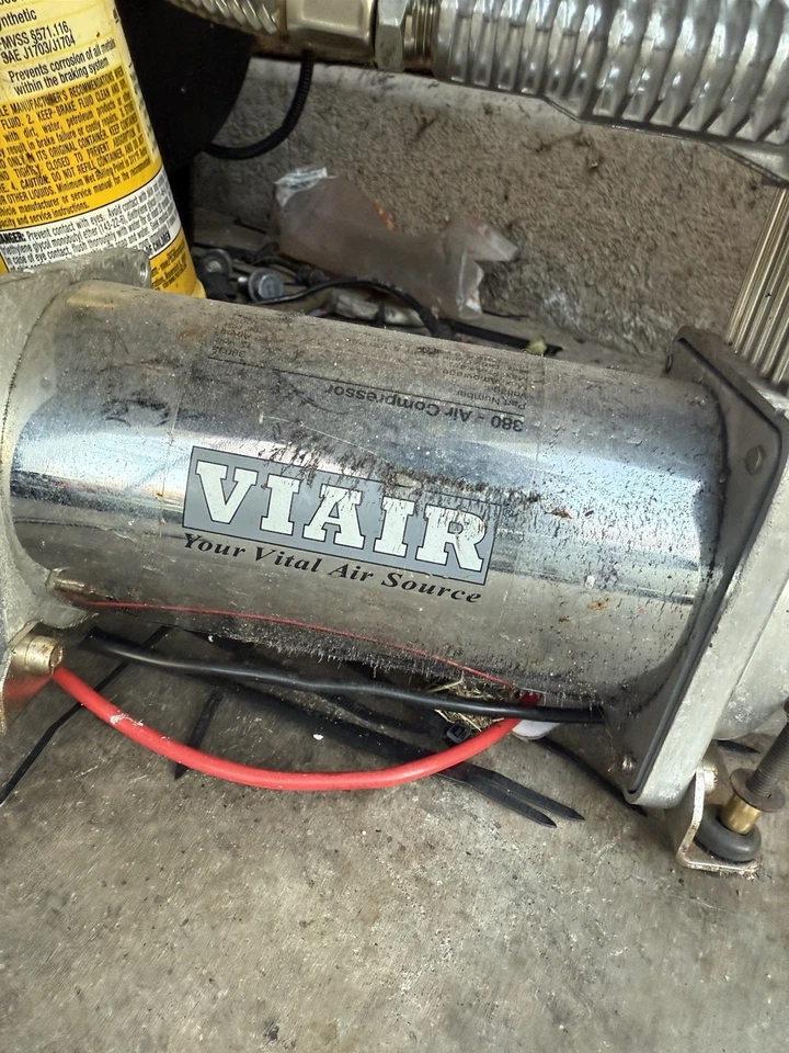 Airlift Suspension 2006-2010 Dodge Charger Challenger (without Bags) - Image 2 of 4