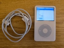 Apple iPod Video 5th Generation White 30 GB Model A1136.