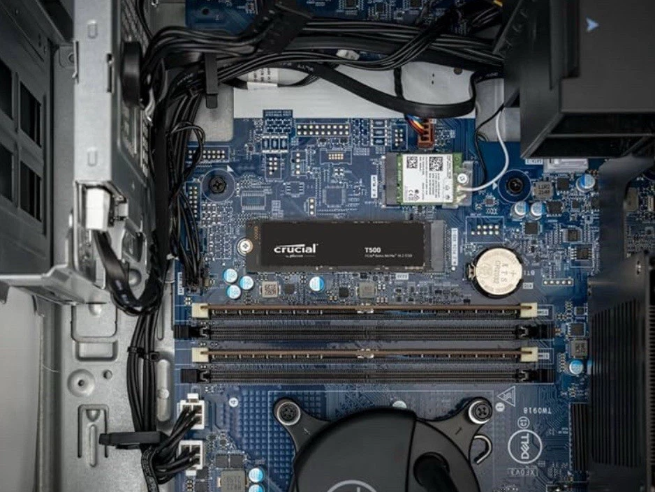 Unidad interna de estado sólido Crucial T500 Pro Series 2 TB PCIe 4,0 Gen 4 Foto 2 de 3