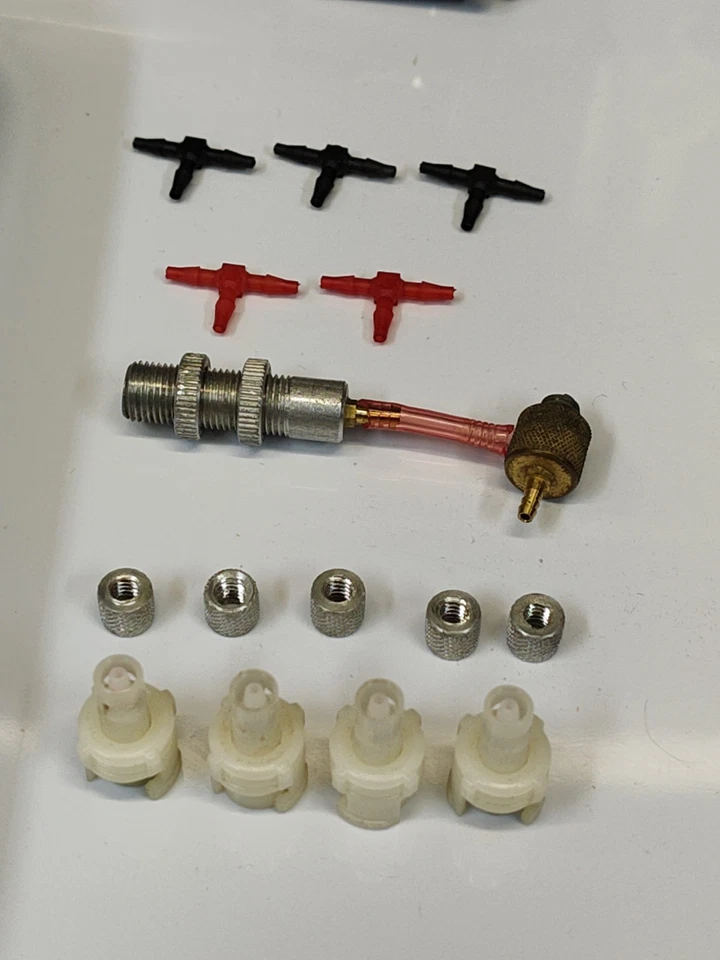 ROBART RC AIRPLANE RETRACTS AND LANDING GEAR LOT OF (10) PIECES B25 Hangar 9 - Image 3 of 4