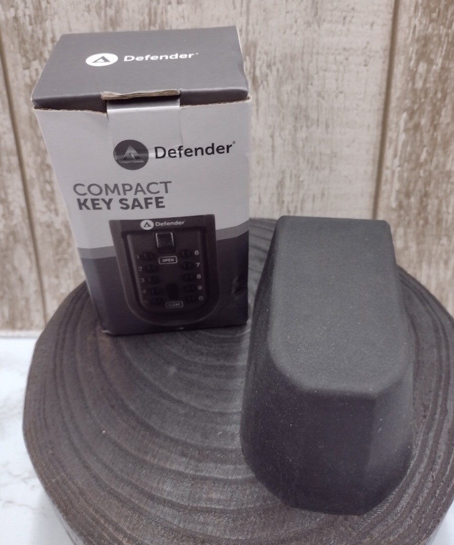 DEFENDER Compact Multiple Key Safe weather protection cover keypad BNIB