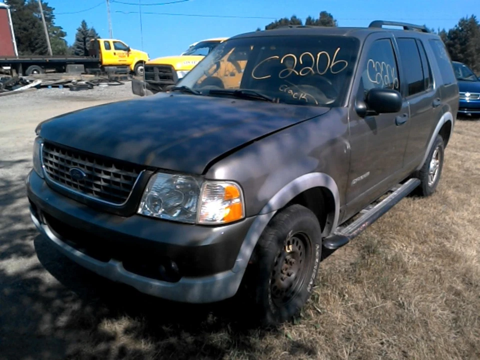 Conjunto de filtro de aire usado se adapta a: Ford Explorer 2002 4 puertas exc. Sport Trac 4,0 grados Foto 3 de 4