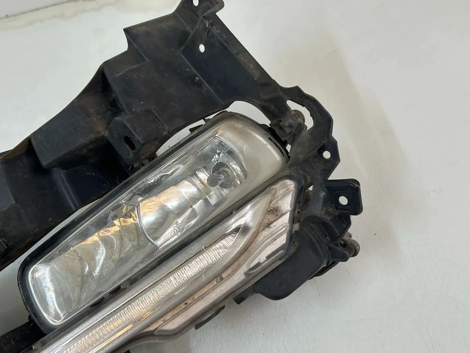 Ford Mondeo Front Fog Light Right 2018 Hatchback 4/5dr DS7J-13D272-AD (14-24) - Изображение 3 из 4