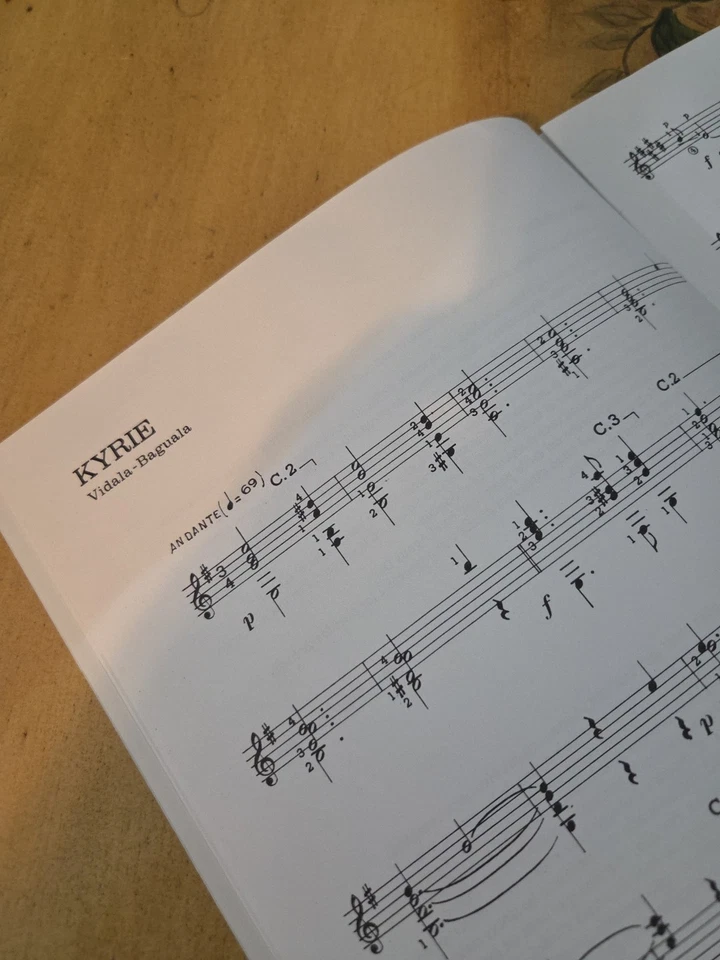 Libro extremadamente raro Ariel Ramírez Misa Criolla para guitarra clásica Foto 2 de 4