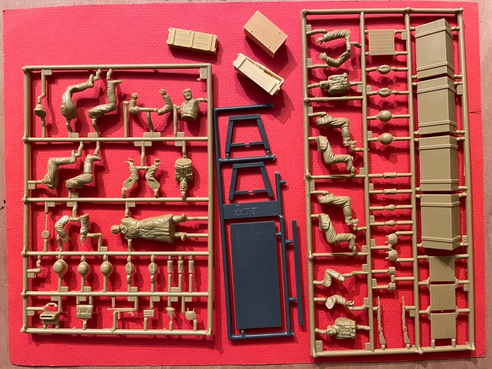 1/35 ESCI 5008 : LOT 5 FIGURINES WEHRMACHT FELDGENDRAME OFFICIER + ACCESSOIRES - Photo 1/1
