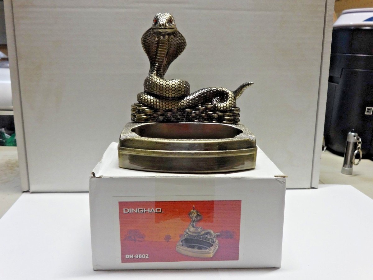 Novelty Snake Shape Novelty Cigarette Cigar Ashtray With