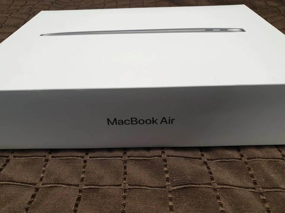 Macbook Air 13-inches Carton. - Bild 2 von 4