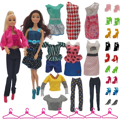 NIMETO Zubehör Kleidung Set Kleid Hose Schuhe Jacke Taschen für Barbie Puppe Konvolut