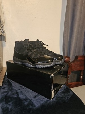 Air Jordan 11 Cap and Gown Size 10.5 Mens