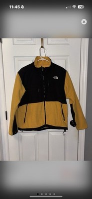 The North Face Men s Retro Denali Jacket Summit Gold NWT Size Medium
